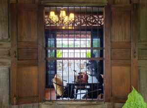 キトヒト(木と人)天然木一枚板家具の魅力と使用方法や樹木知識、自然を愛する人へ送る木を使ったインテリアの情報 | 水没にも耐える。タイの暮らしを支える“最強の木”チーク キトヒト(木と人)天然木一枚板家具の魅力と使用方法や樹木知識、自然を愛する人へ送る木を使ったインテリアの情報 | 水没にも耐える。タイの暮らしを支える“最強の木”チーク