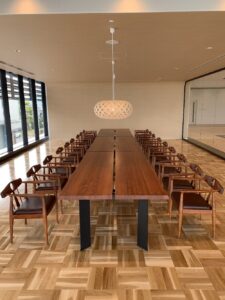 キトヒト(木と人)天然木一枚板家具の魅力と使用方法や樹木知識、自然を愛する人へ送る木を使ったインテリアの情報 | 森林浴の新しいかたち──デジタル森林浴と木質空間の可能性 キトヒト(木と人)天然木一枚板家具の魅力と使用方法や樹木知識、自然を愛する人へ送る木を使ったインテリアの情報 | 森林浴の新しいかたち──デジタル森林浴と木質空間の可能性